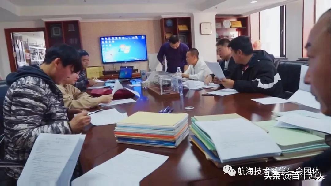 这个小妮不简单,乡下丫头不简单