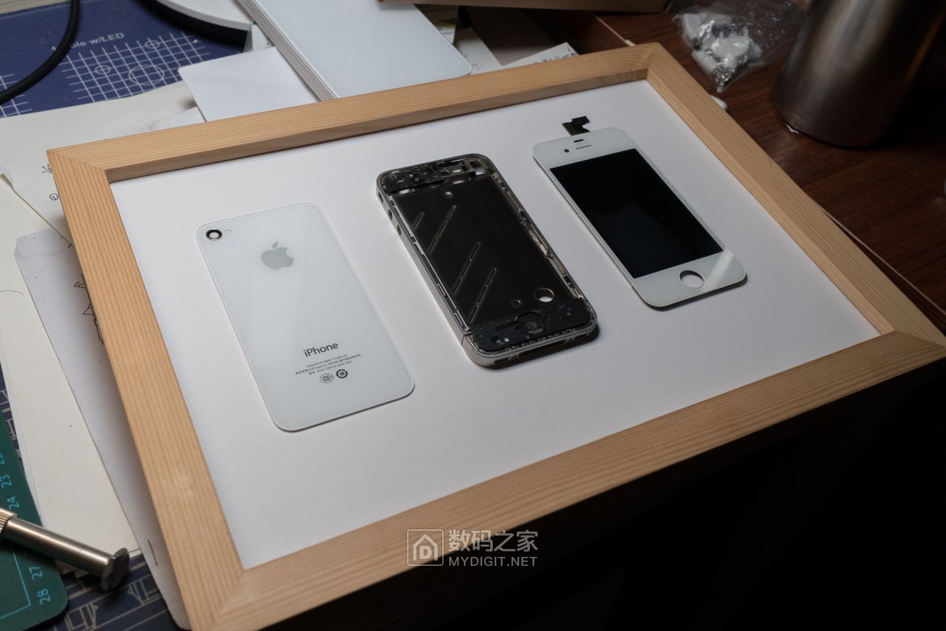 把未拆封的iphone4做成标本,iphone4被做成标本