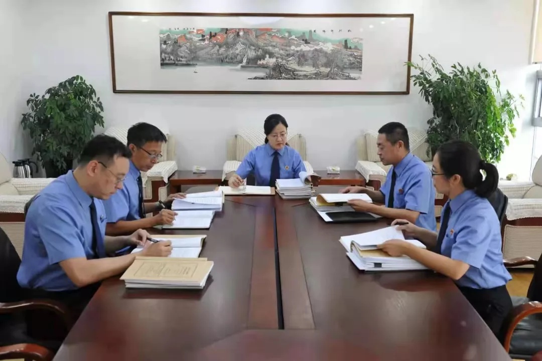 一个村欠债300亿,一个村背负1亿欠款