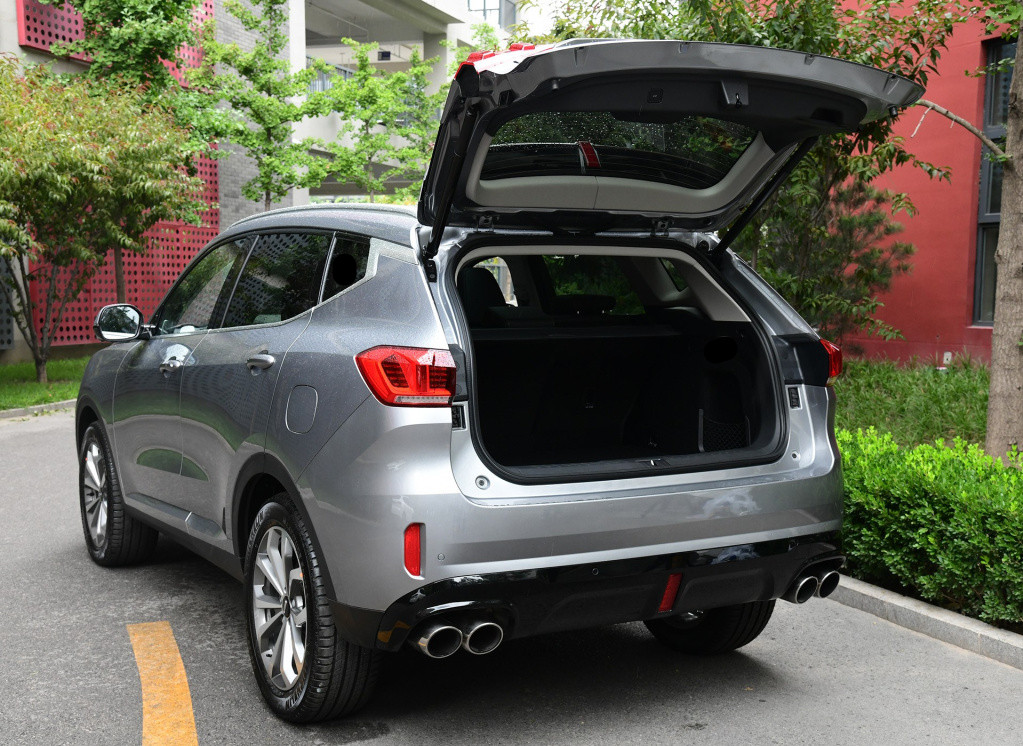 国际范的长城SUV，配12喇叭+多层隔音，已成国产高端SUV销量冠军