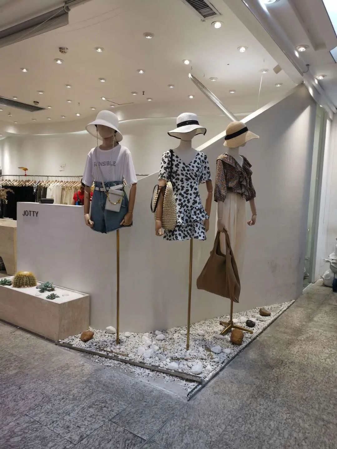 广州最美的服装市场推荐,广州最流行服装批发