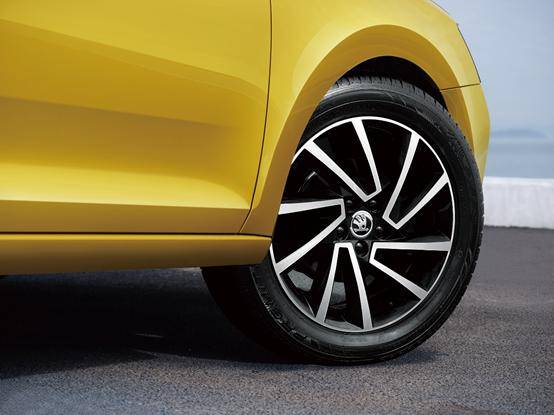 19款手动斯柯达昕动和昕锐哪个好,2022款昕锐1.5l自动挡顶配试驾