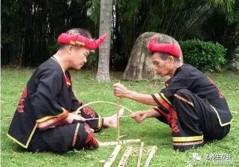 生存狂全套装备视频,生存狂开发山洞囤物资