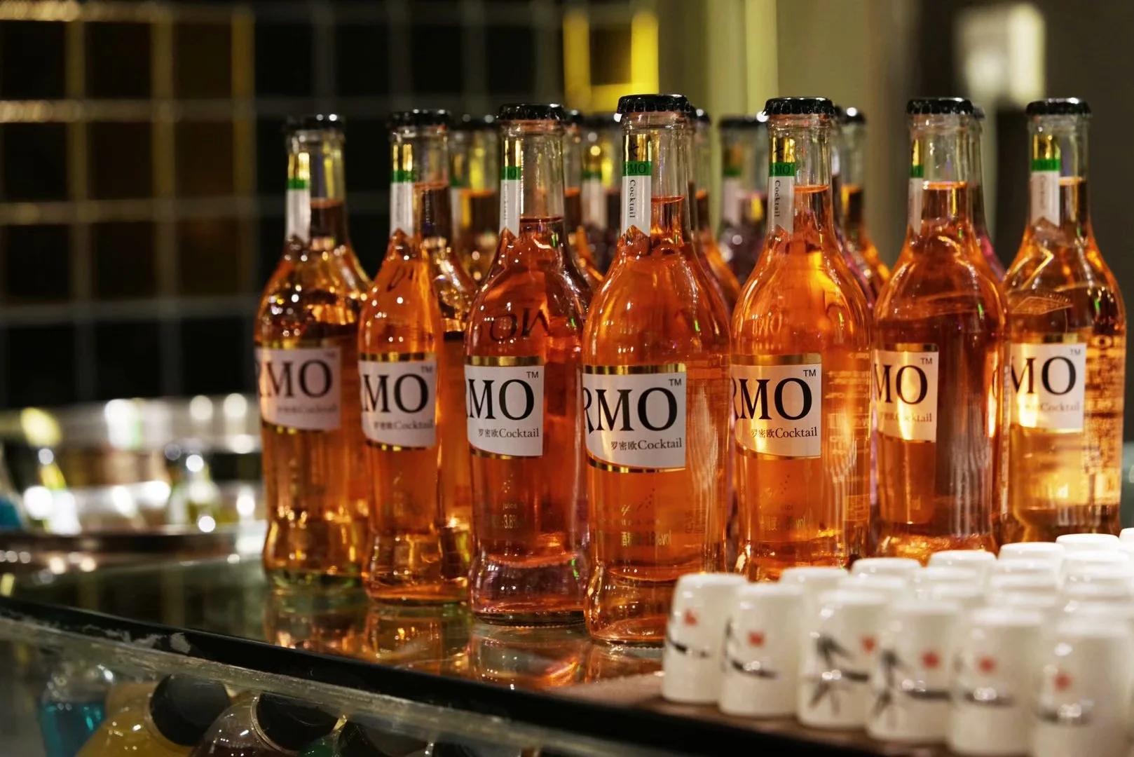 为了吃到自己心动的海鲜,这家粉丝投资了一个自助餐店