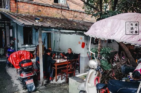 成都同根生,成都北门对比南门