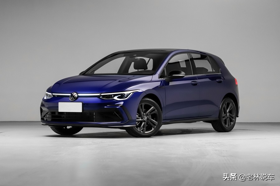 内饰沿袭老款车型设计,内饰变化