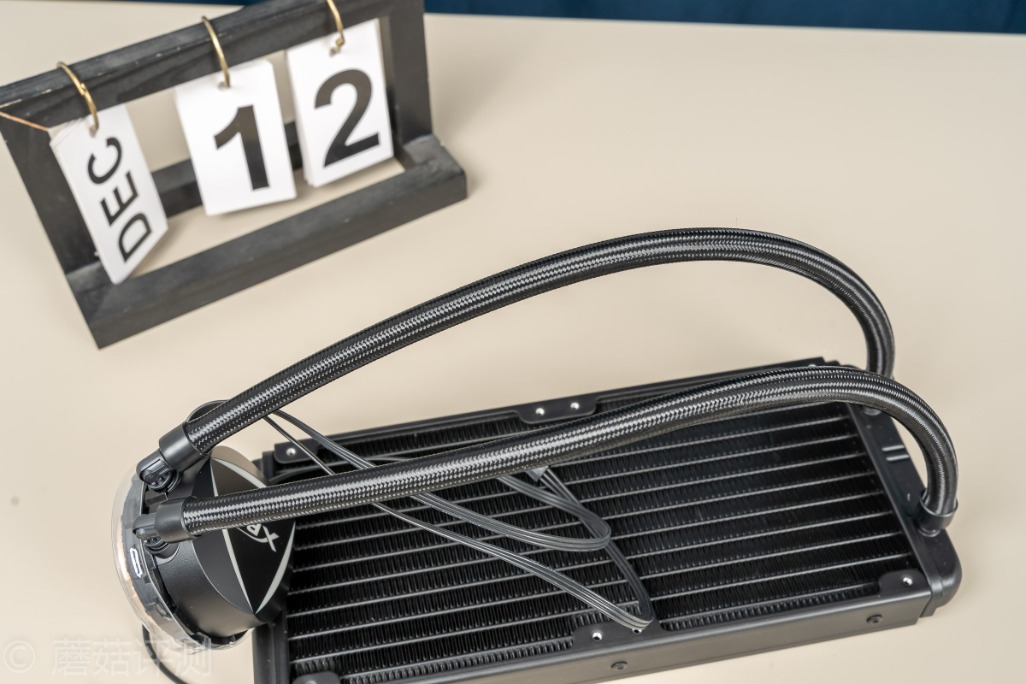 最好的240水冷评测,240分体水冷和240一体水冷对比