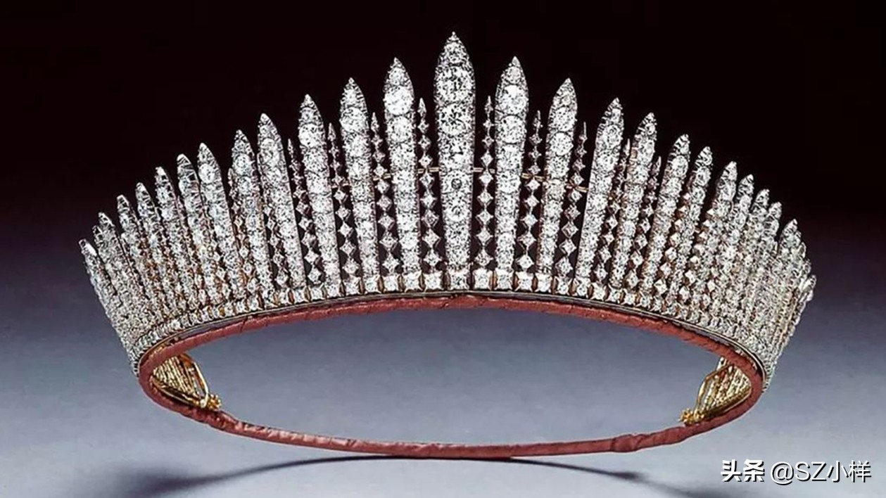 英国女王多奢侈,英国女王佩戴珠宝来源图