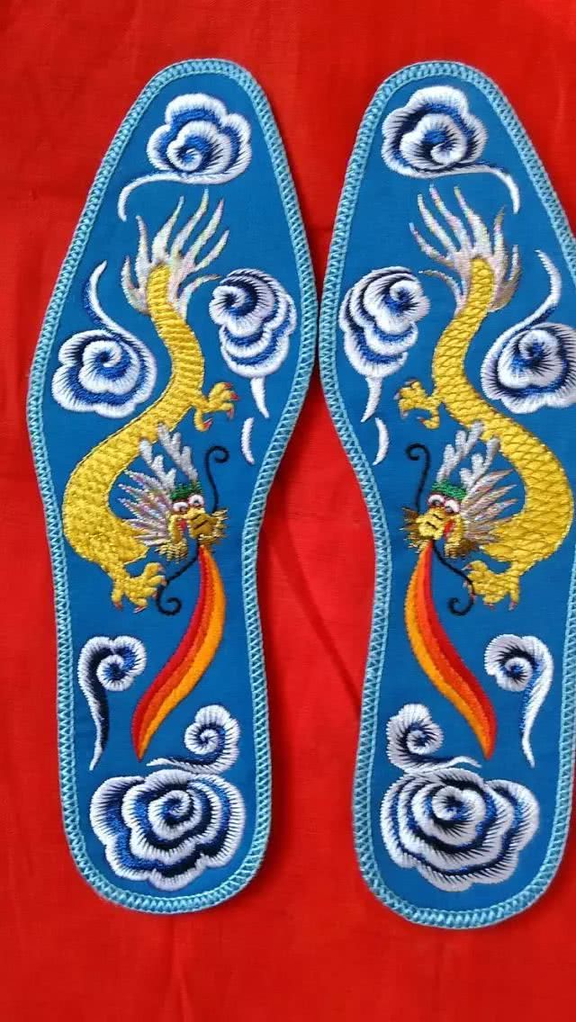 十字绣鞋垫花样图解大图,最受欢迎的小格子鞋垫图案