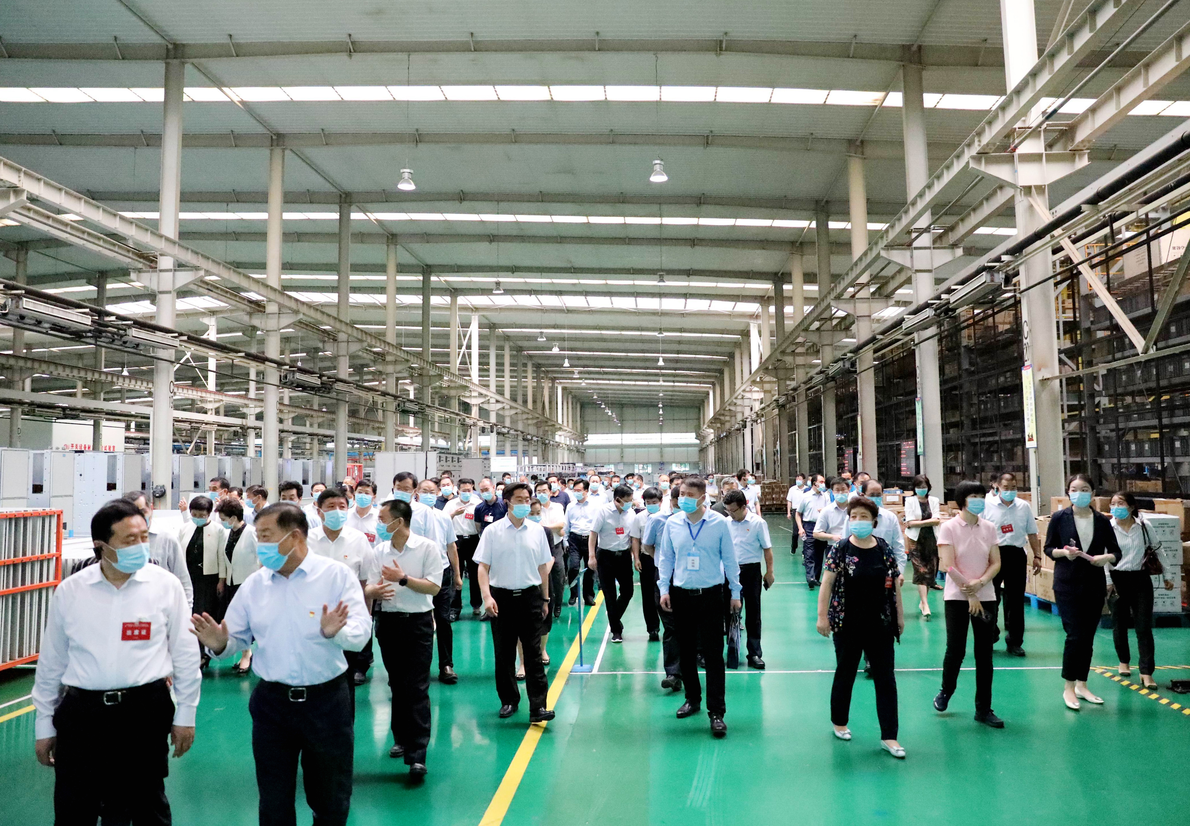 感悟发展成就激发奋进力量,感受发展的沧桑巨变