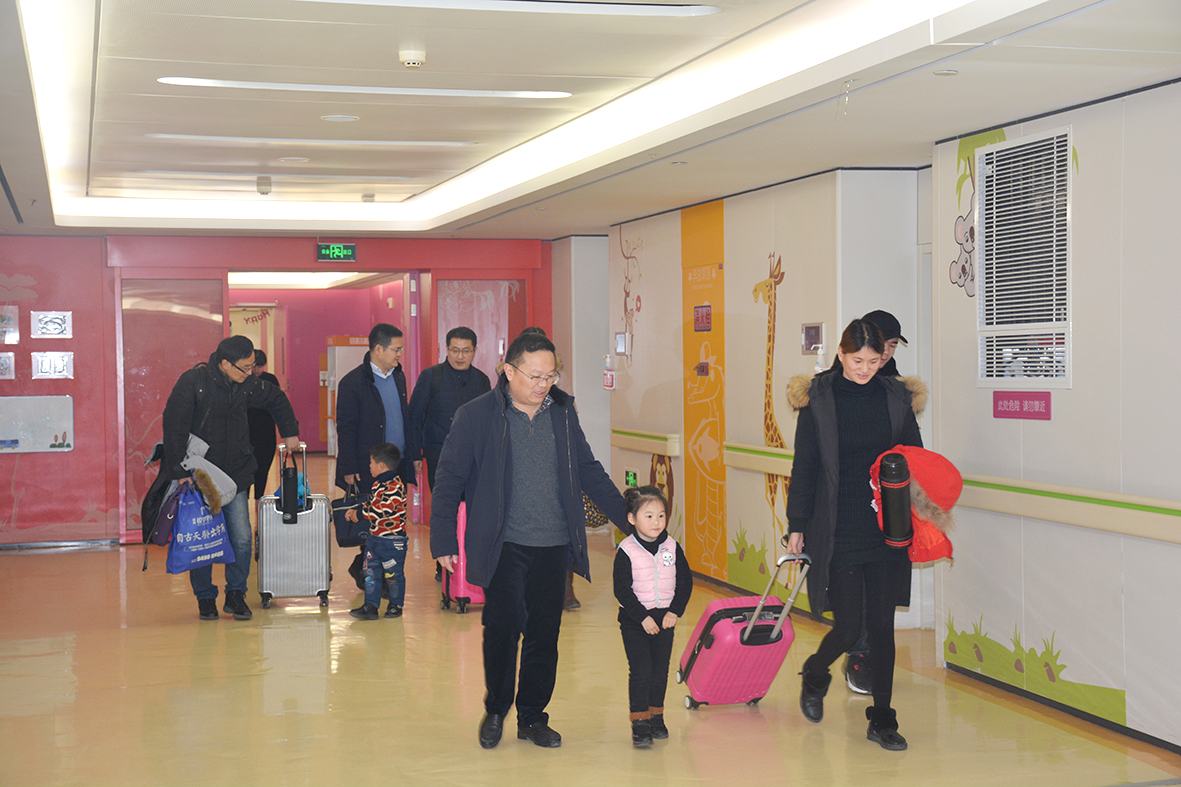 先天心脏病患儿放弃治疗,爱心让先心病贫困儿童重获新生