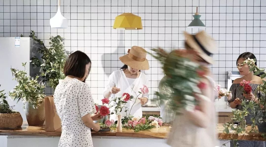 农村80后小两口,80后夫妻住进深山