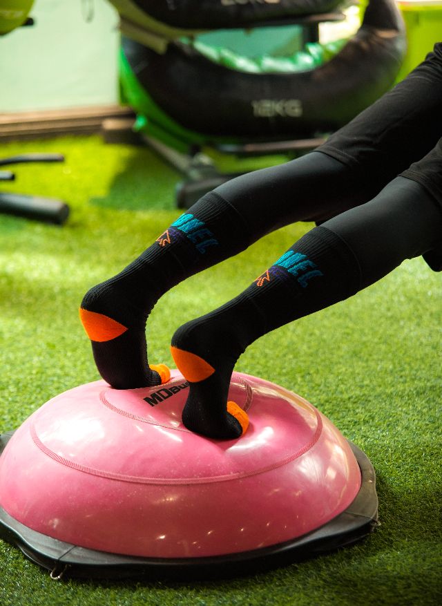 足球袜很有必要吗,足球袜长的好还是短的好