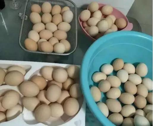 腌鸡蛋制作简单方法视频,腌鸡蛋的做法简单又好吃