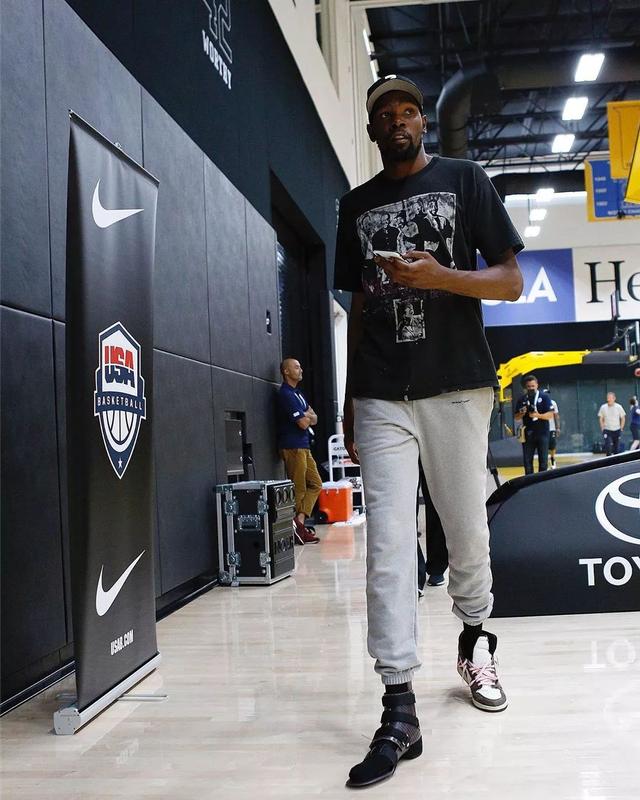 kd13和kd14哪个更推荐 (zoom rize 对比kd13)