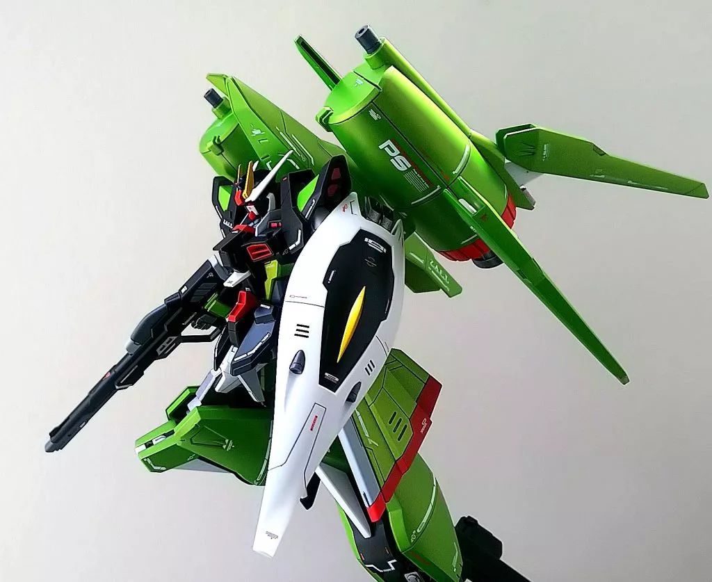 佳作:不同比例的巧妙融合,装上背包你就是混沌高达