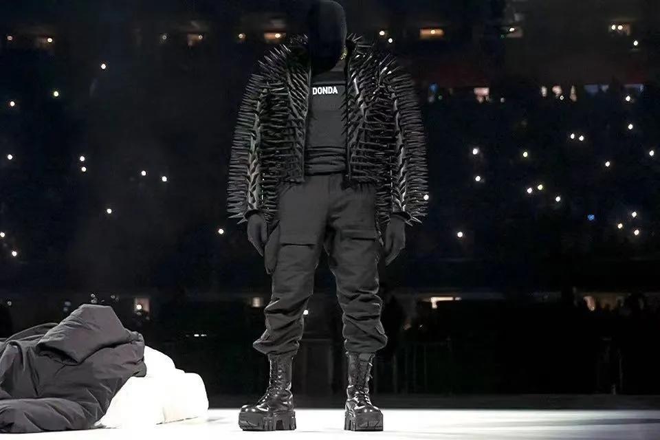 卡戴珊连体衣外穿高大上,卡戴珊巴黎世家蓝色连体衣