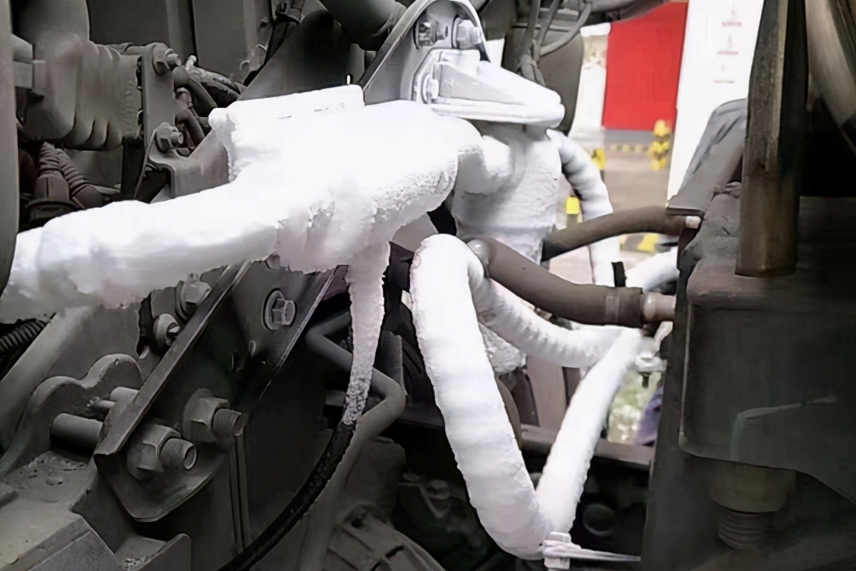 lng卡车结冰,lng卡车过气量大结冰