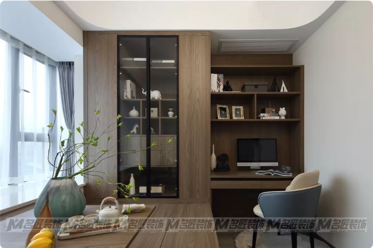 有钱人看不上眼的横厅，在他这里却变成了贵气的中式宫廷