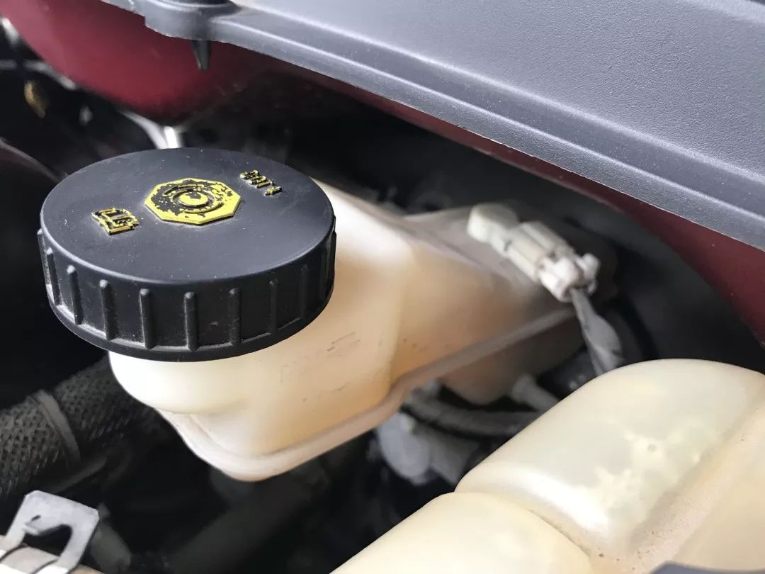 汽车检查五油四水怎么检查,汽车四油两液的检查