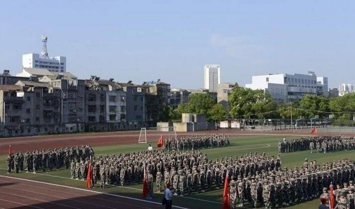 雷军母校在湖北排名,雷军母校为他骄傲