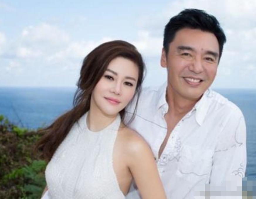 钟镇涛谈婚姻耐得住寂寞,钟镇涛前妻有钱还是现任有钱