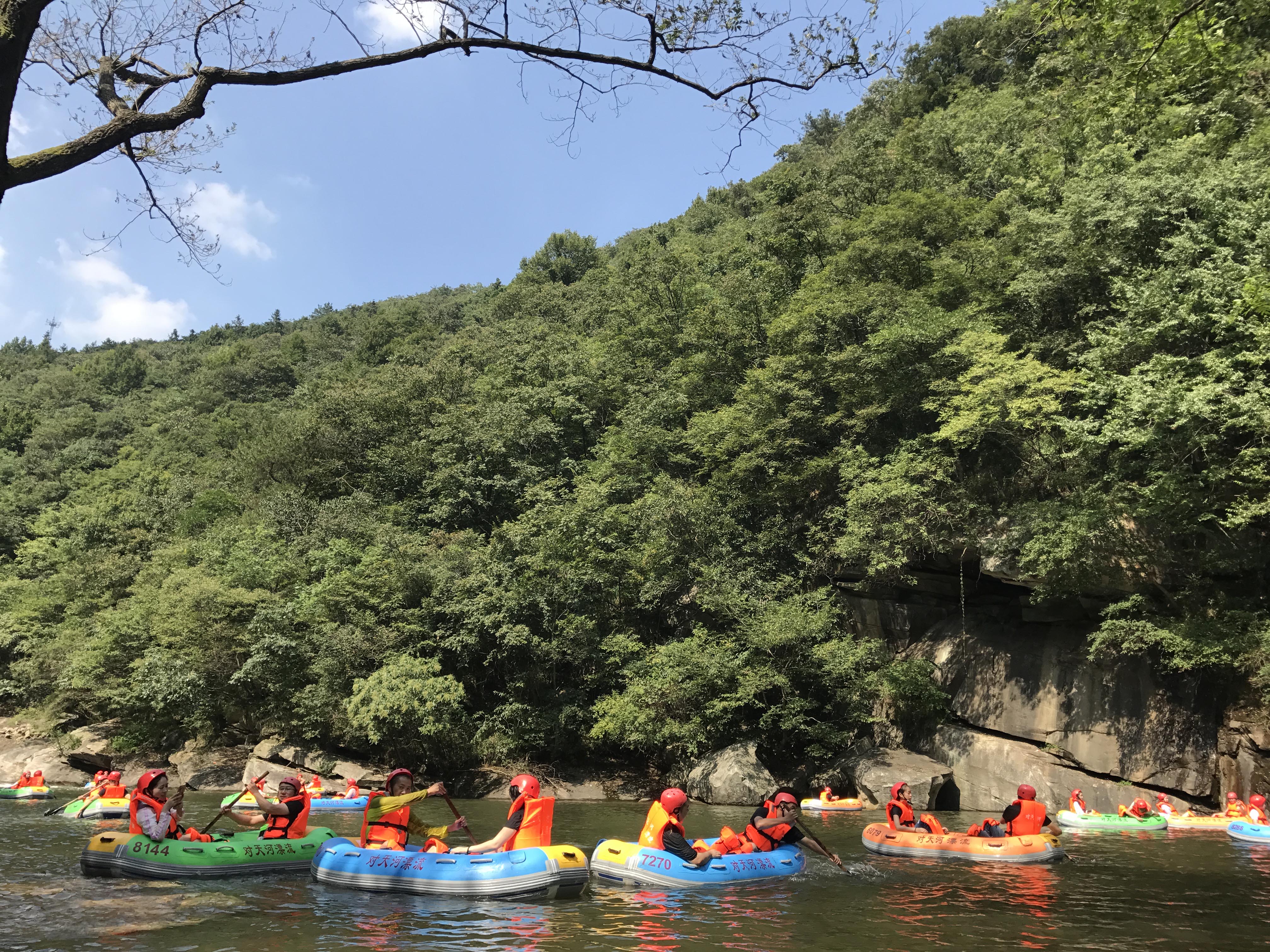 漂流网红打卡地,红安大峡谷漂流