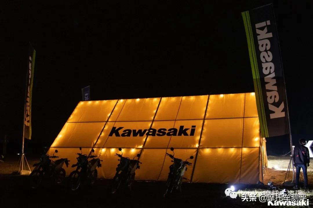 川崎klx230和川崎300x哪个好,川崎klx230和无极300哪个好