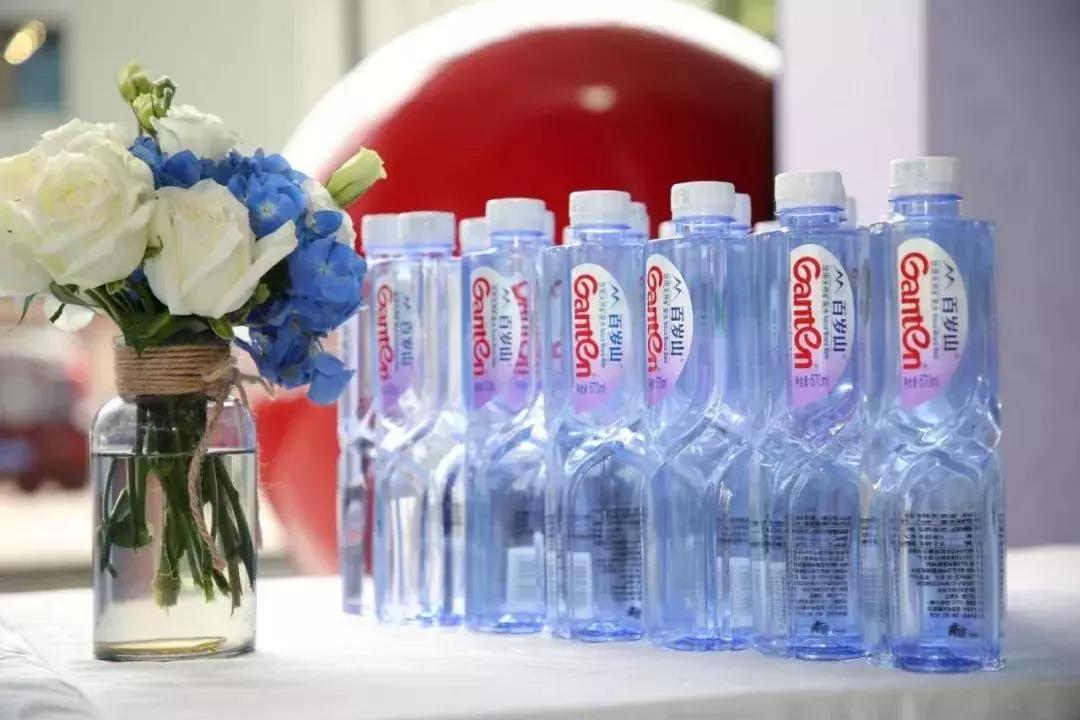 娃哈哈水销量暴增,娃哈哈矿泉水每年盈利多少亿