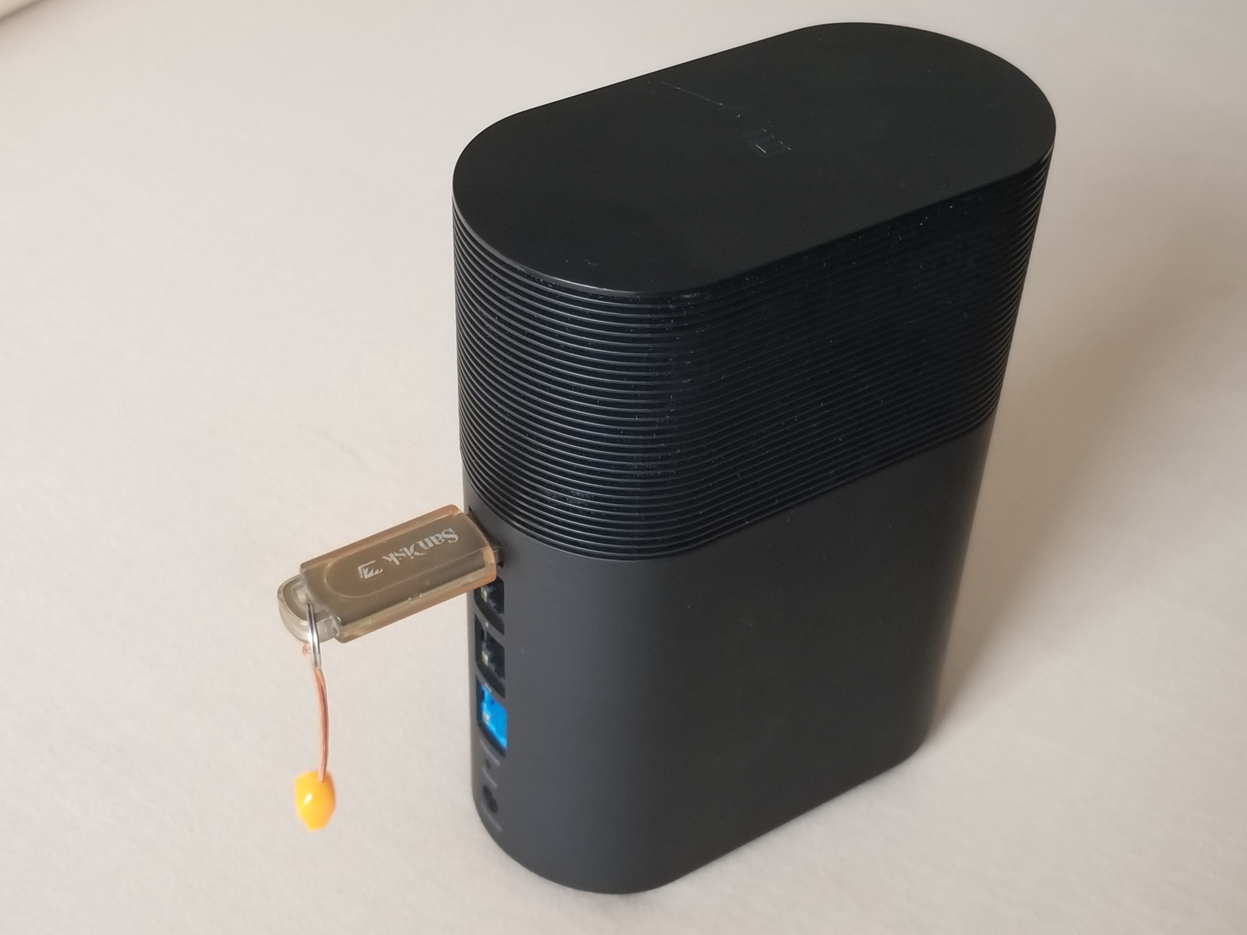 小米路由器r1d固态硬盘能用吗,用ssd硬盘的手机