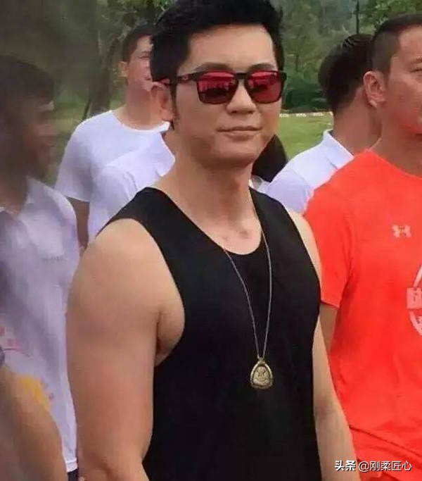 泰国佛牌搭配文玩,文玩佛牌怎么穿