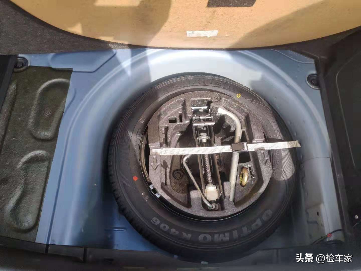 买二手大众polo哪款性价比高,大众polo和斯柯达晶锐对比视频