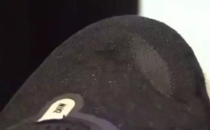 买鞋过后发现是假货可以赔偿吗,专卖店运动鞋买过两天想退可以吗