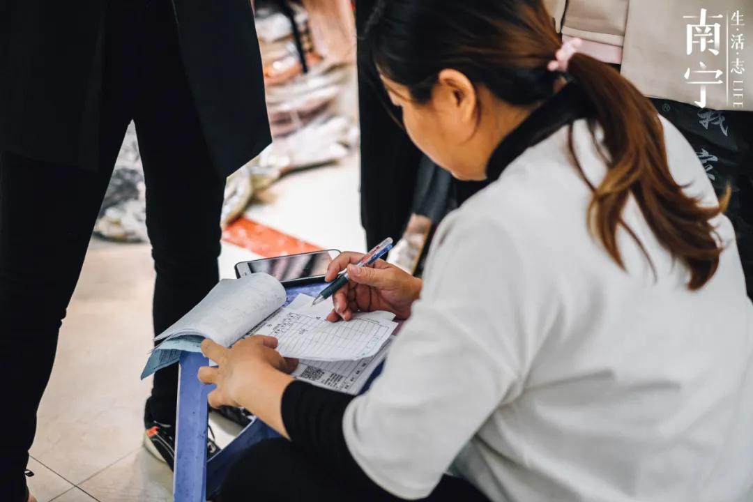 曾创出上亿流水，一个档口就能买宝马730，南宁这地方如今已没落