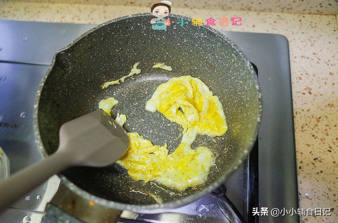 打开了还没熟的牛油果,牛油果第一次吃难吃第二次吃好吃