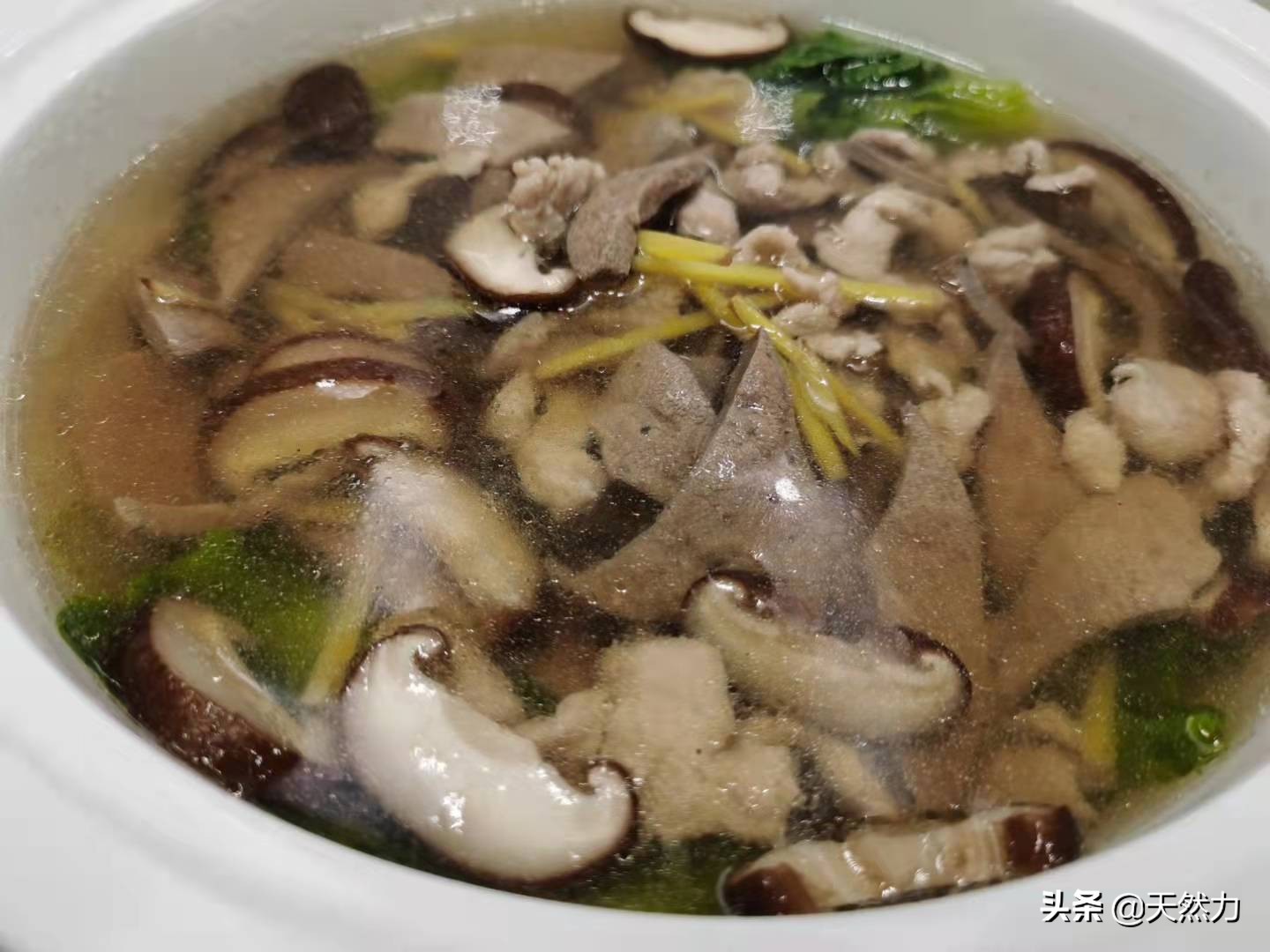 猪肝汤怎么做又嫩又不糊汤,猪肝汤要怎么做才脆爽