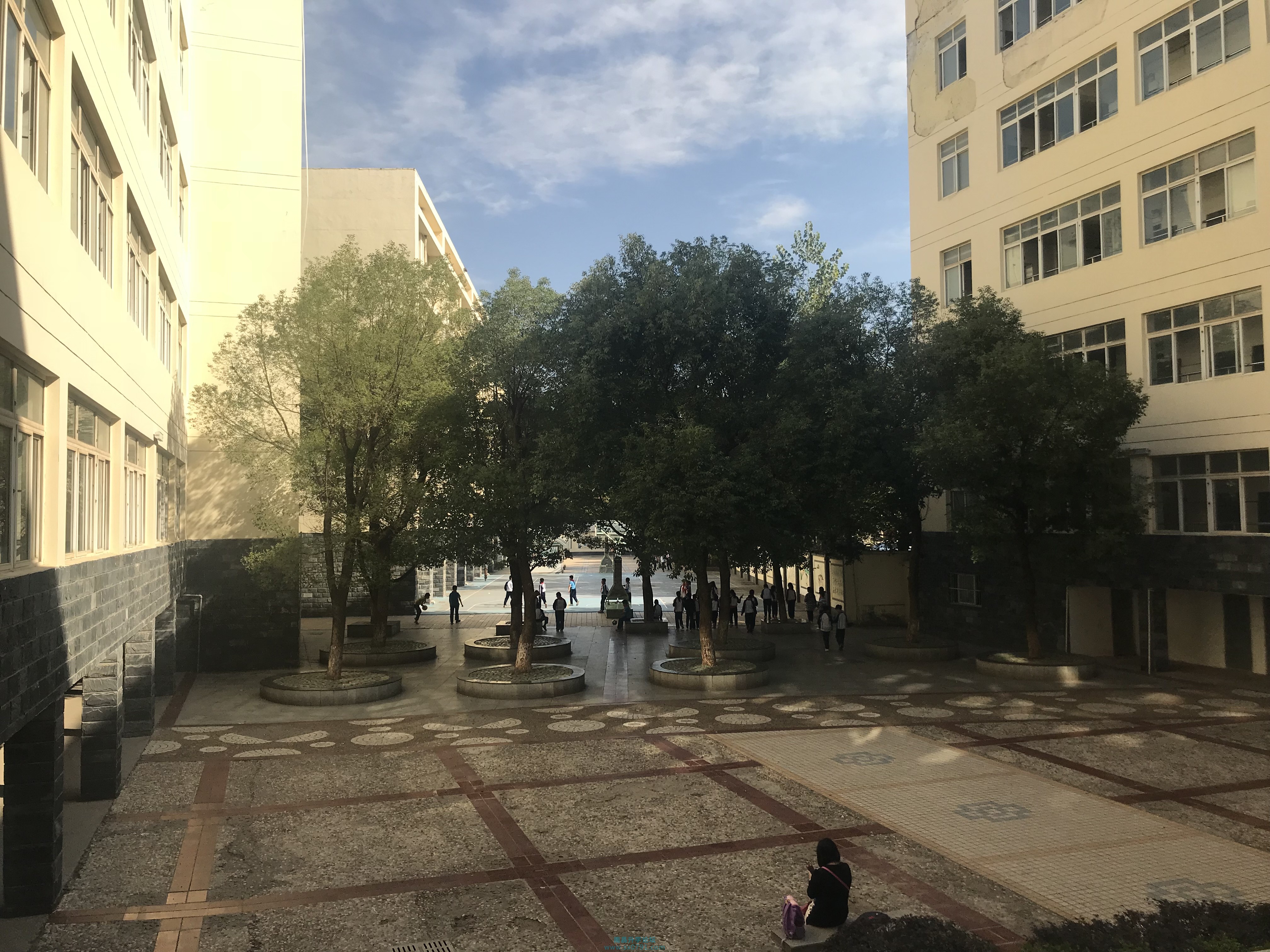 走进校园小学生们的笑容天真烂漫,走进南昌红谷滩新区实验学校