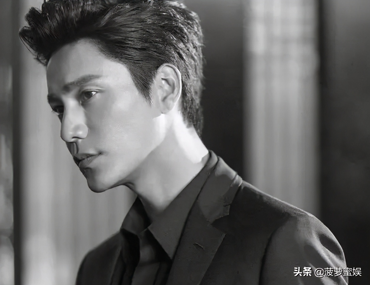 陈坤16岁儿子生活照曝光外形硬朗,陈坤23岁到48岁颜值变化