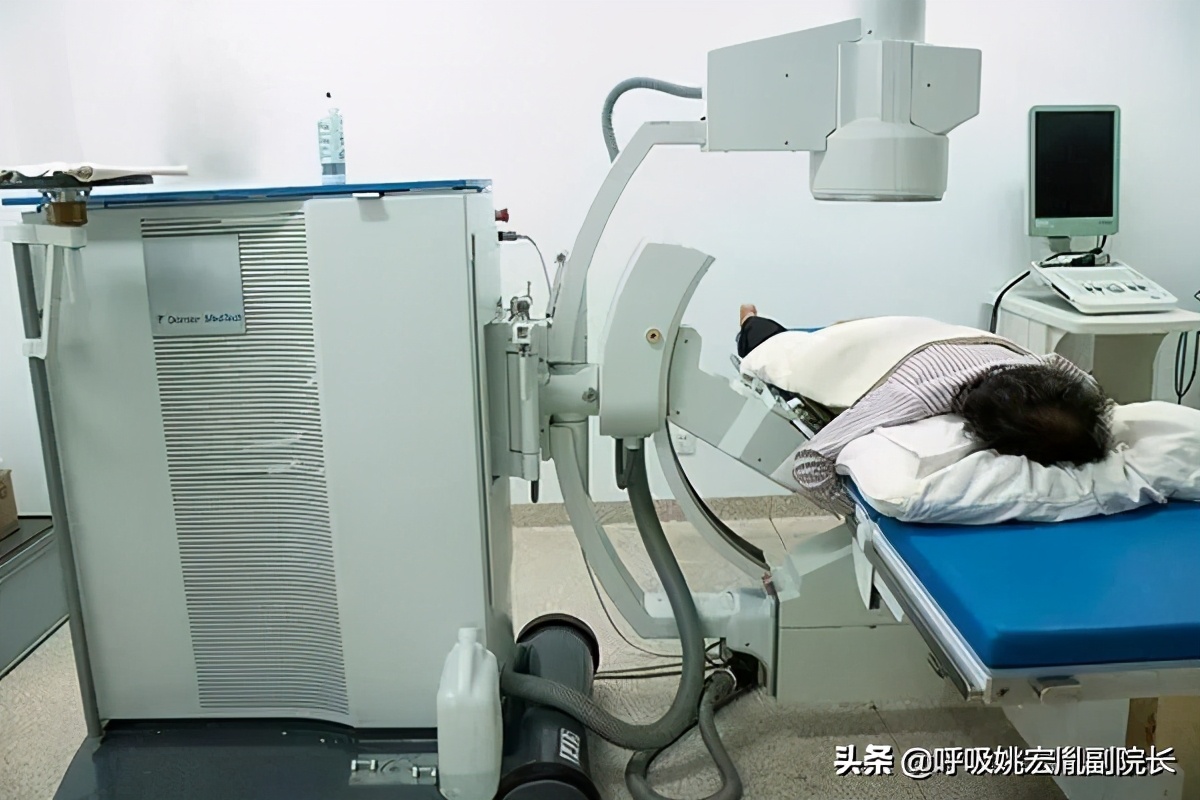 肺癌有没有治愈的可能?医生:不同阶段,各有应对的方法