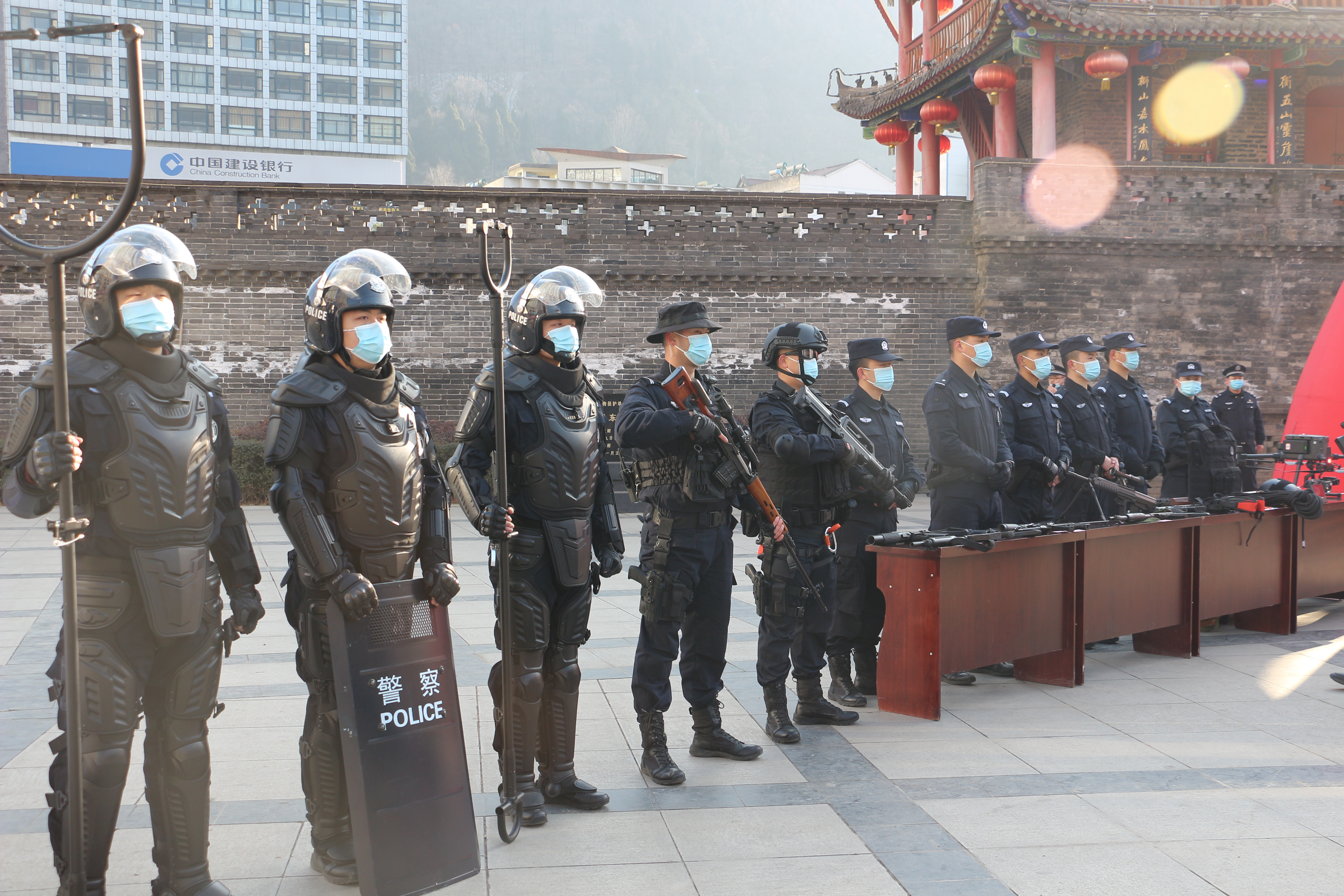 栉风沐雨护稳定，枕戈待旦保平安——陕西省略阳县公安局扎实推进五大行动