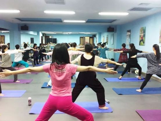 顺产和剖宫产都经历过的感受,剖宫产和顺产哪个疼