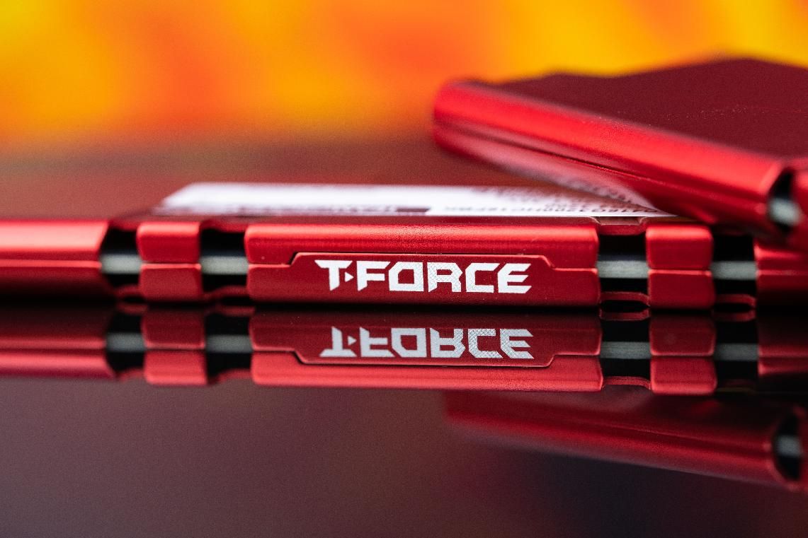 十铨火神内存条ddr43600,十铨内存火神3200可以超频到多少