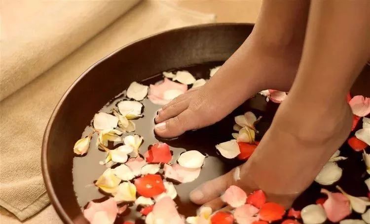 冬季双腿常常怕冷为什么,冬天双腿怕冷要补充什么