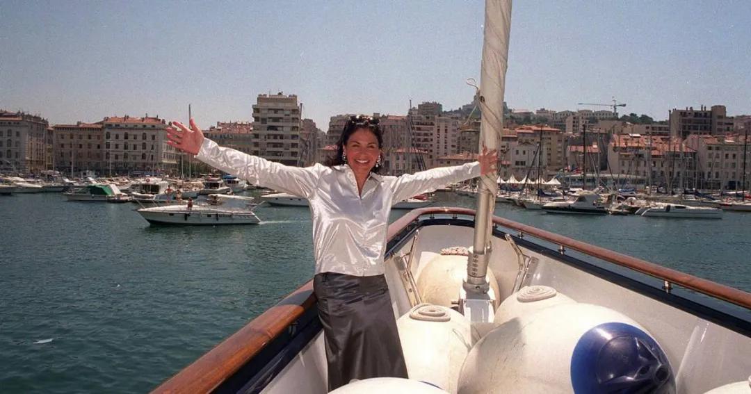 嫁给富豪的柜员空姐,嫁给富豪的柜姐