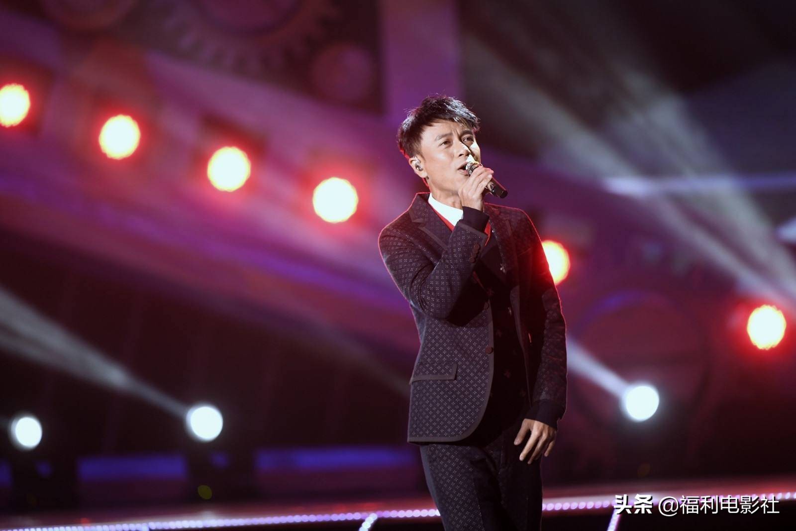 出道36年演技精湛却不红,他出道31年都无人识