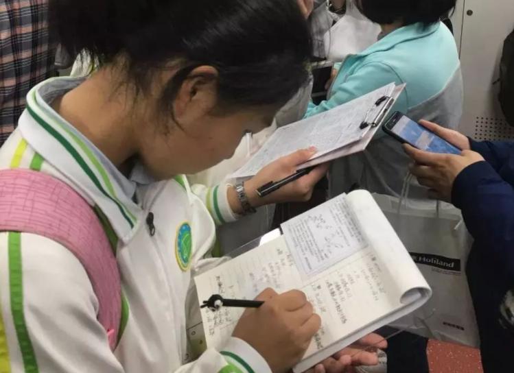 教育部回应家长囤积教辅教材,教育部回应家长大量囤积教辅材料