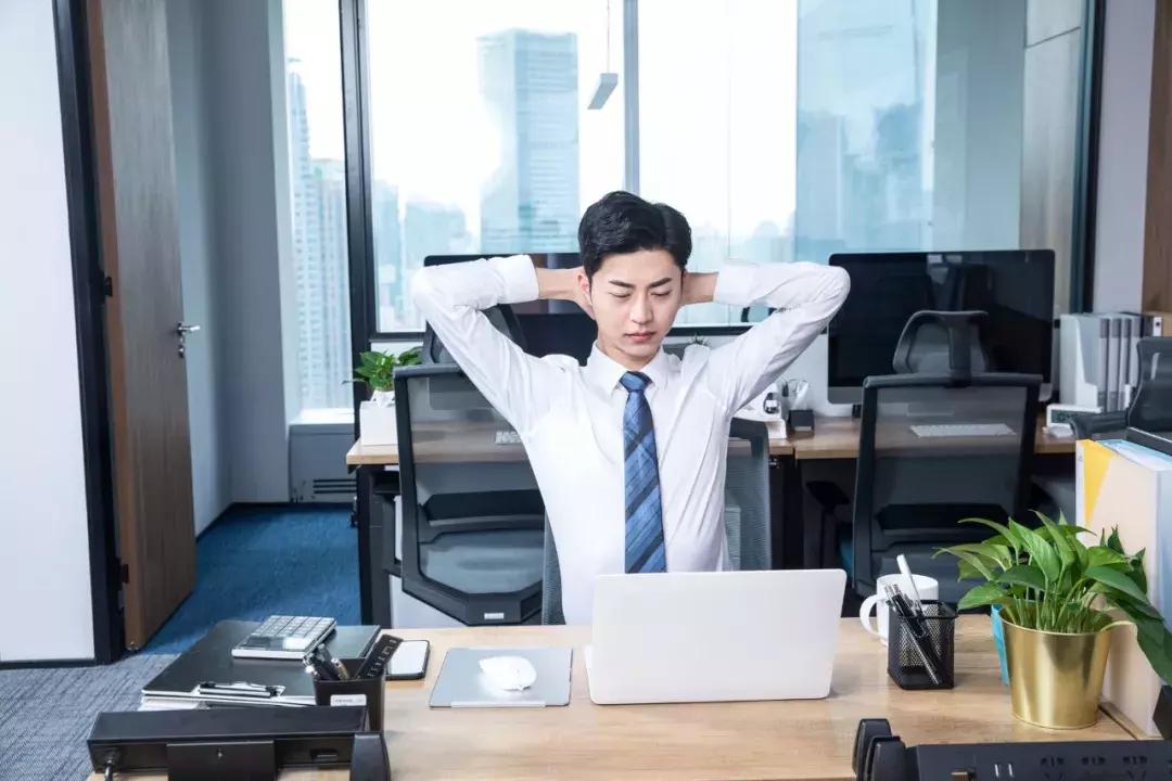 经常扭脖子扭得咔咔响的会怎么样,小孩脖子一动就咔咔响是什么原因