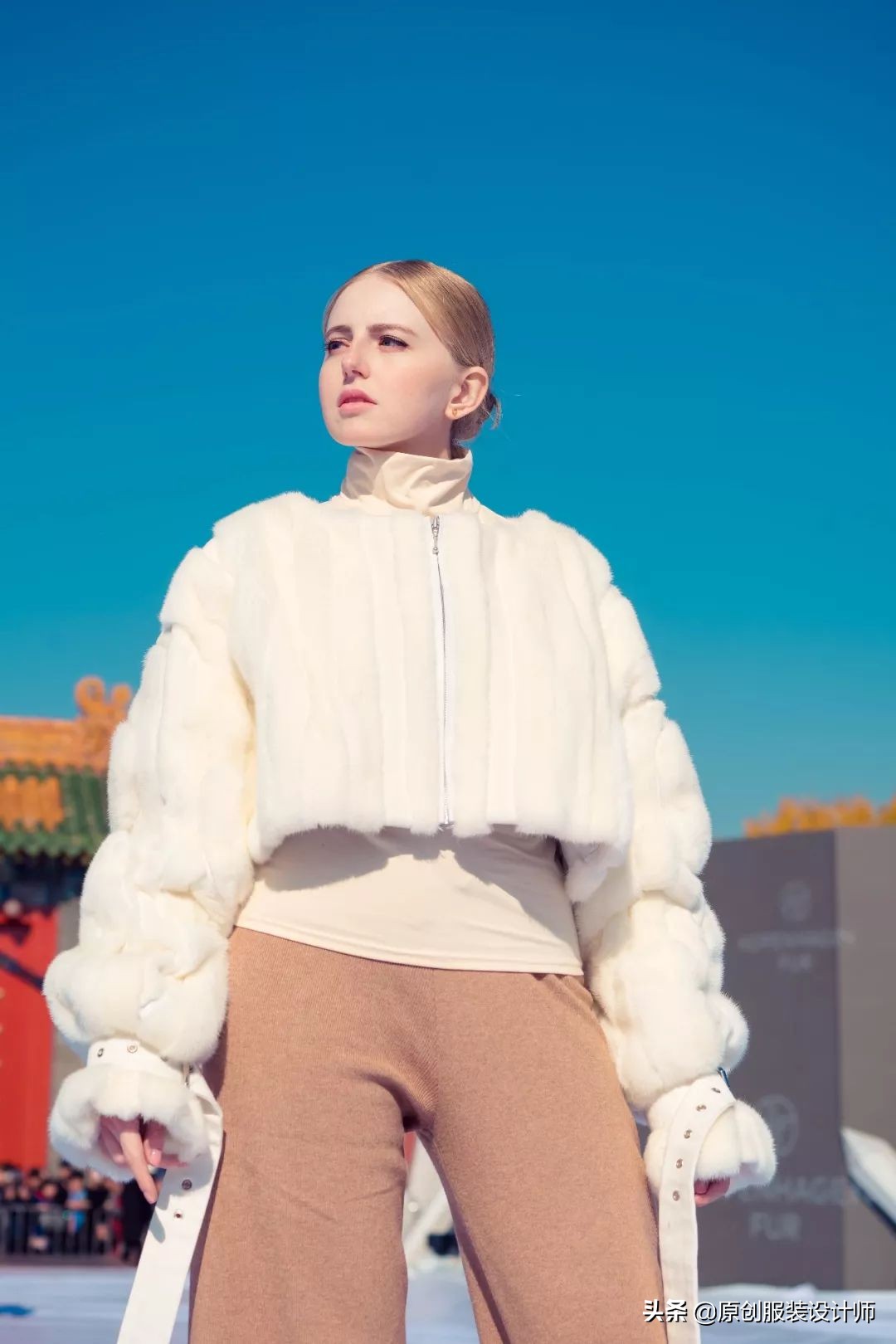 在沈阳故宫开活动,沈阳故宫红墙走秀视频