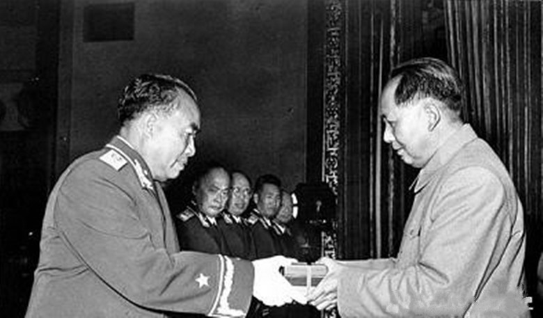 朱国华被判刑后,百姓议论是否会影响朱老总形象,康克清平静回答