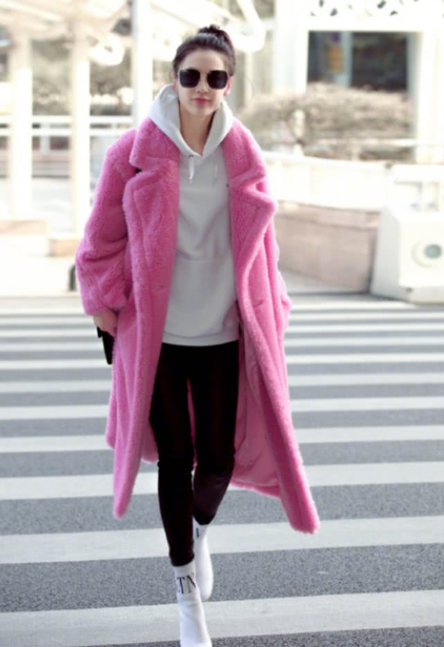 泰迪熊大衣粉色 (橙色泰迪熊大衣撞衫孙俪也不输)